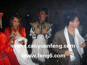 端午節(jié)壩上農(nóng)家院晚上活動