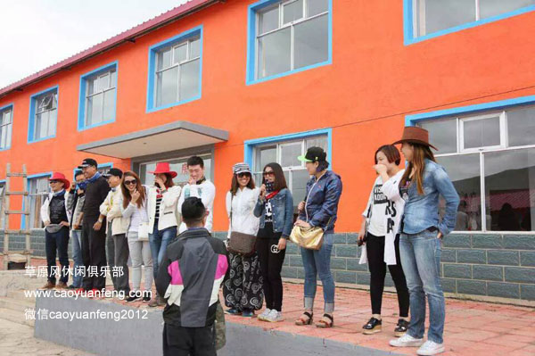 AGNER公司帥哥靚女壩上草原自駕游