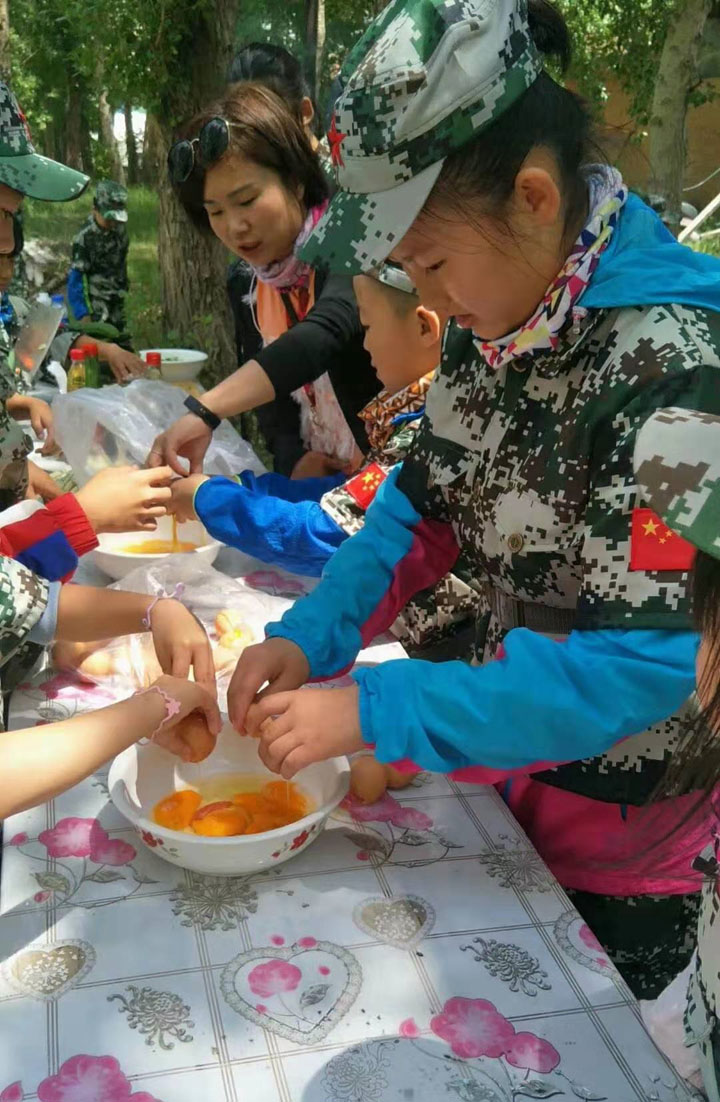伯文教育草原軍事夏令營(yíng)