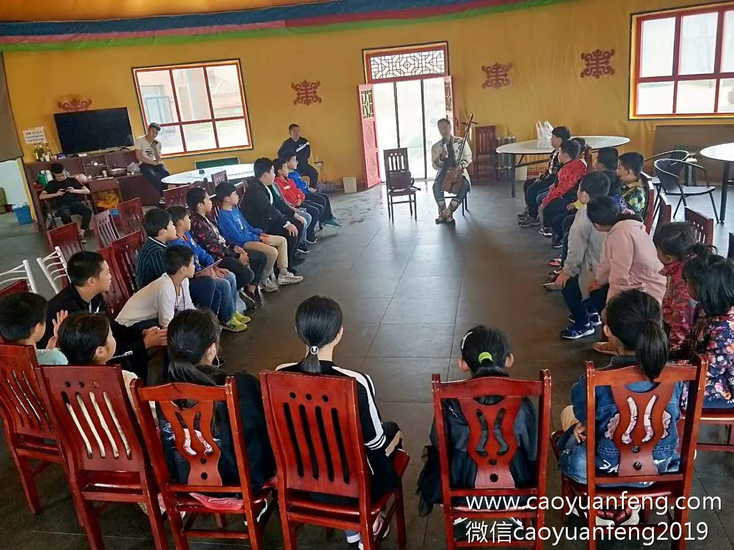 蠢魚親子書屋草原夏令營(yíng)