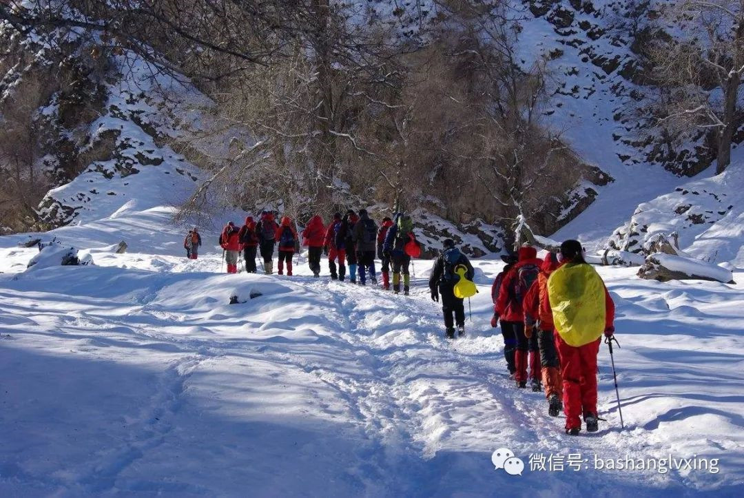 壩上雪原馬鎮(zhèn)冰雪節(jié),情人谷越野穿越,夢幻雪鄉(xiāng)3日奇妙之旅
