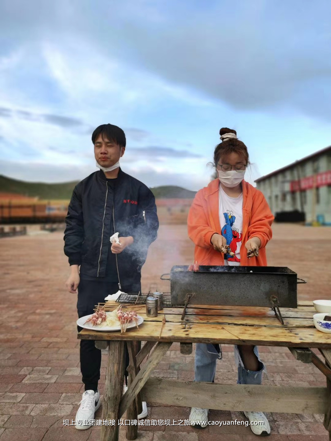 嘉華銘公司壩上草原團(tuán)建拓展