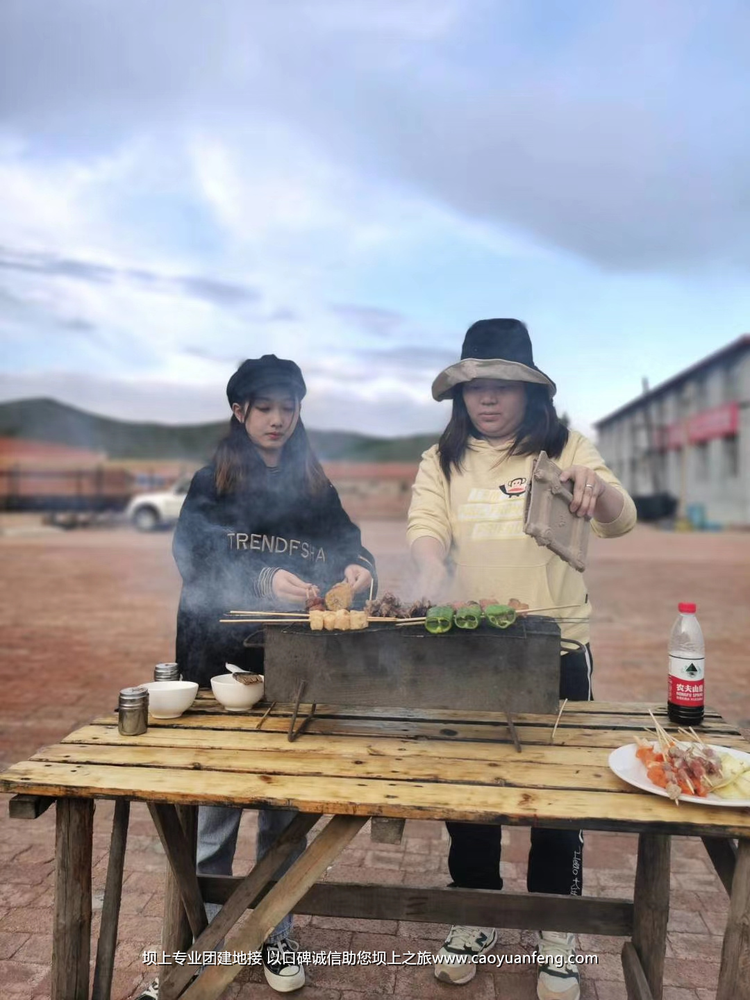 嘉華銘公司壩上草原團(tuán)建拓展