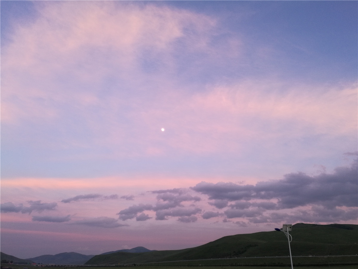 草原風門前 夕陽 落日 祥云